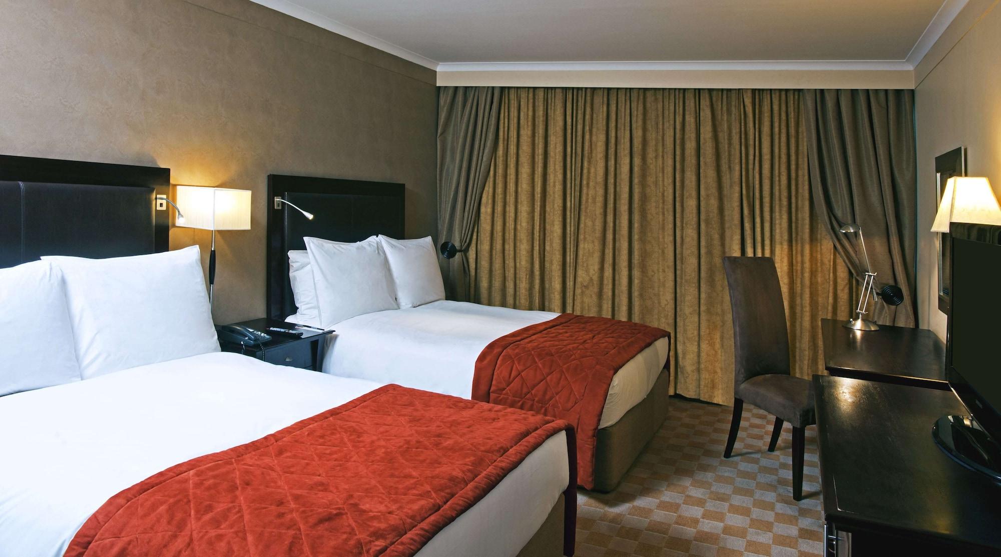 Southern Sun Or Tambo International Airport Kempton Park Dış mekan fotoğraf A room at the hotel