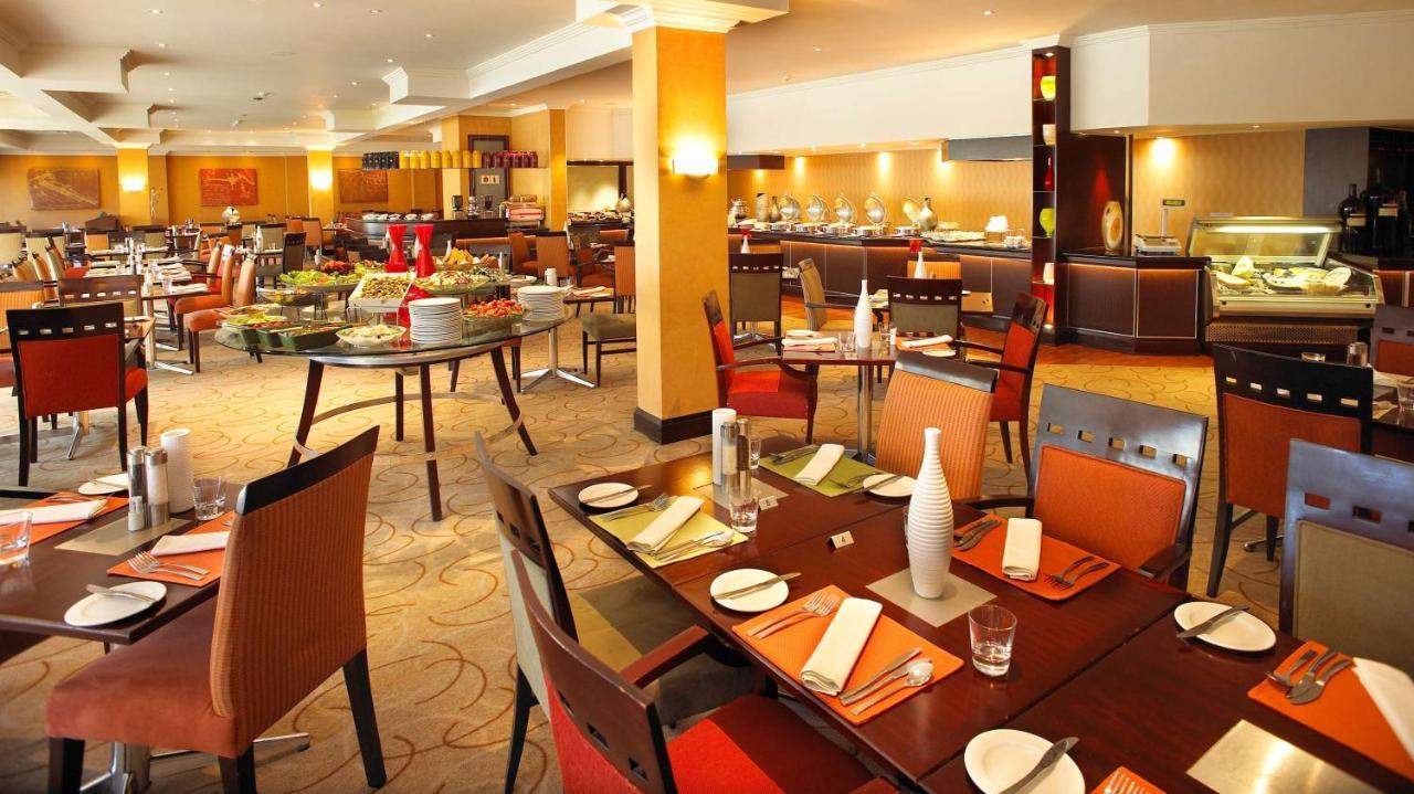 Southern Sun Or Tambo International Airport Kempton Park Dış mekan fotoğraf A restaurant in Johannesburg, South Africa