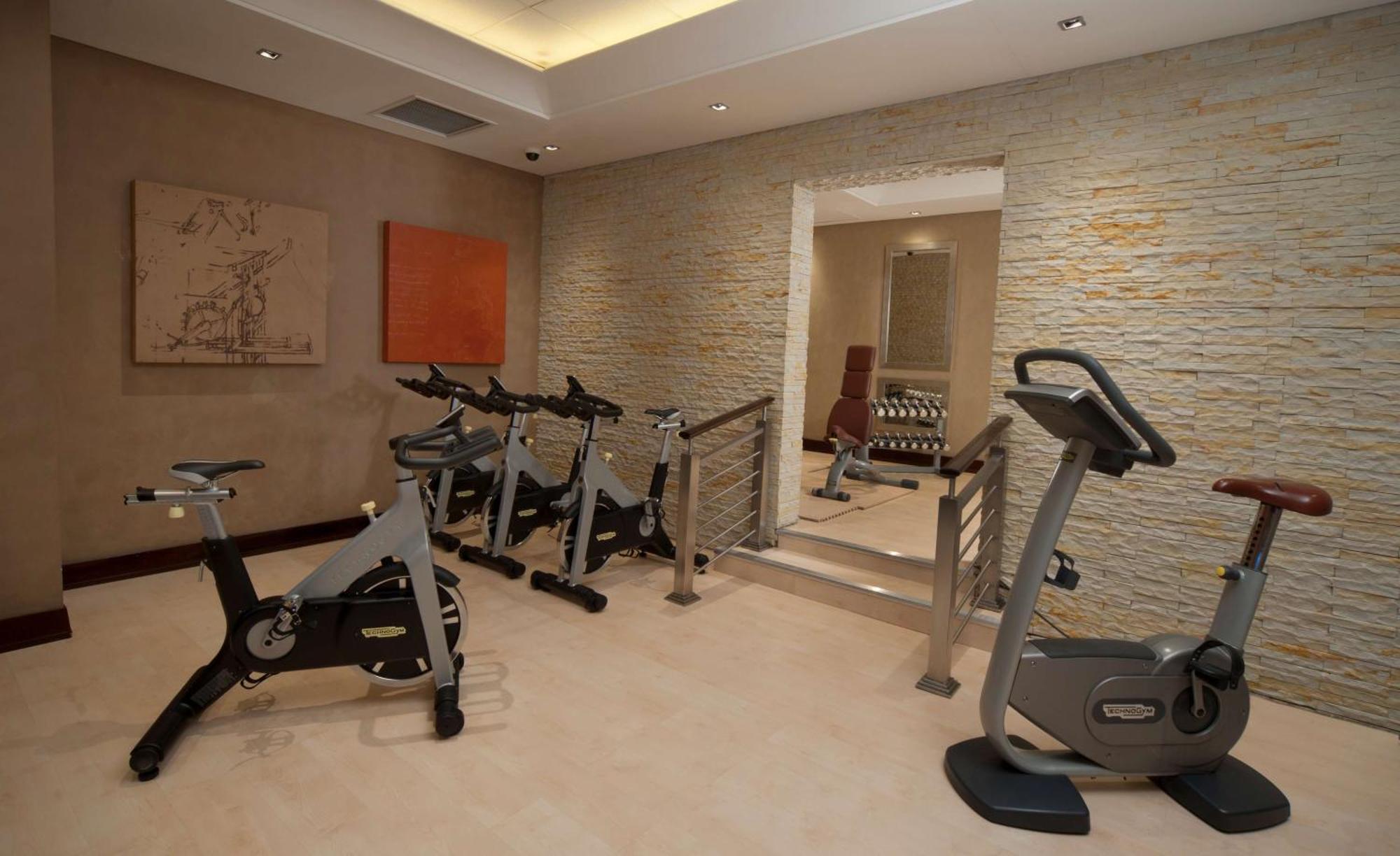 Southern Sun Or Tambo International Airport Kempton Park Dış mekan fotoğraf Fitness room